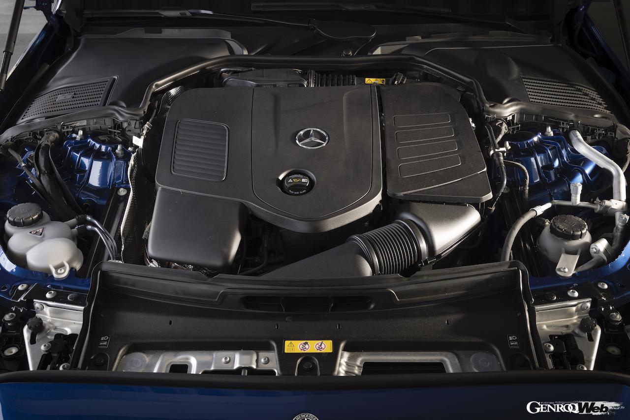 メルセデス・ベンツ C 200 4マティック オールテレインのエンジンコンパートメント