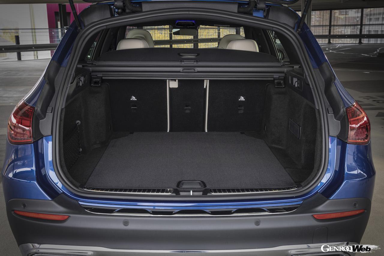 メルセデス・ベンツ C 200 4マティック オールテレインのラゲッジコンパートメント