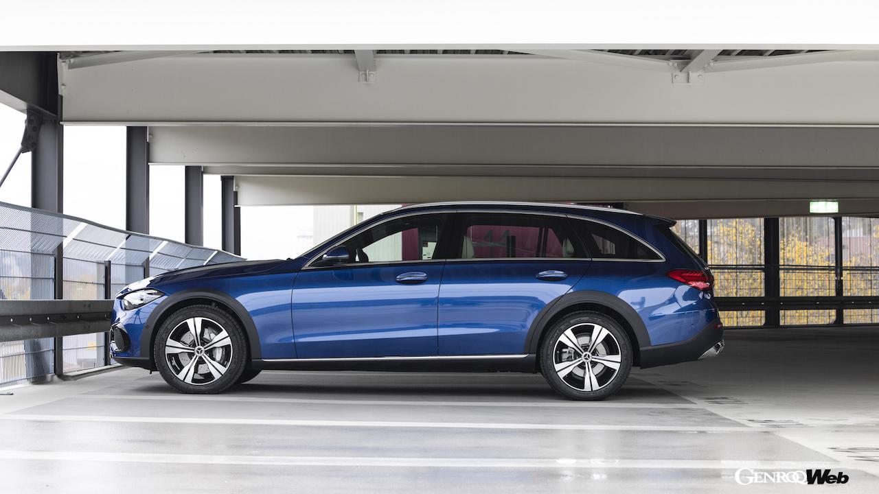 メルセデス・ベンツ C 200 4マティック オールテレインのサイドビュー