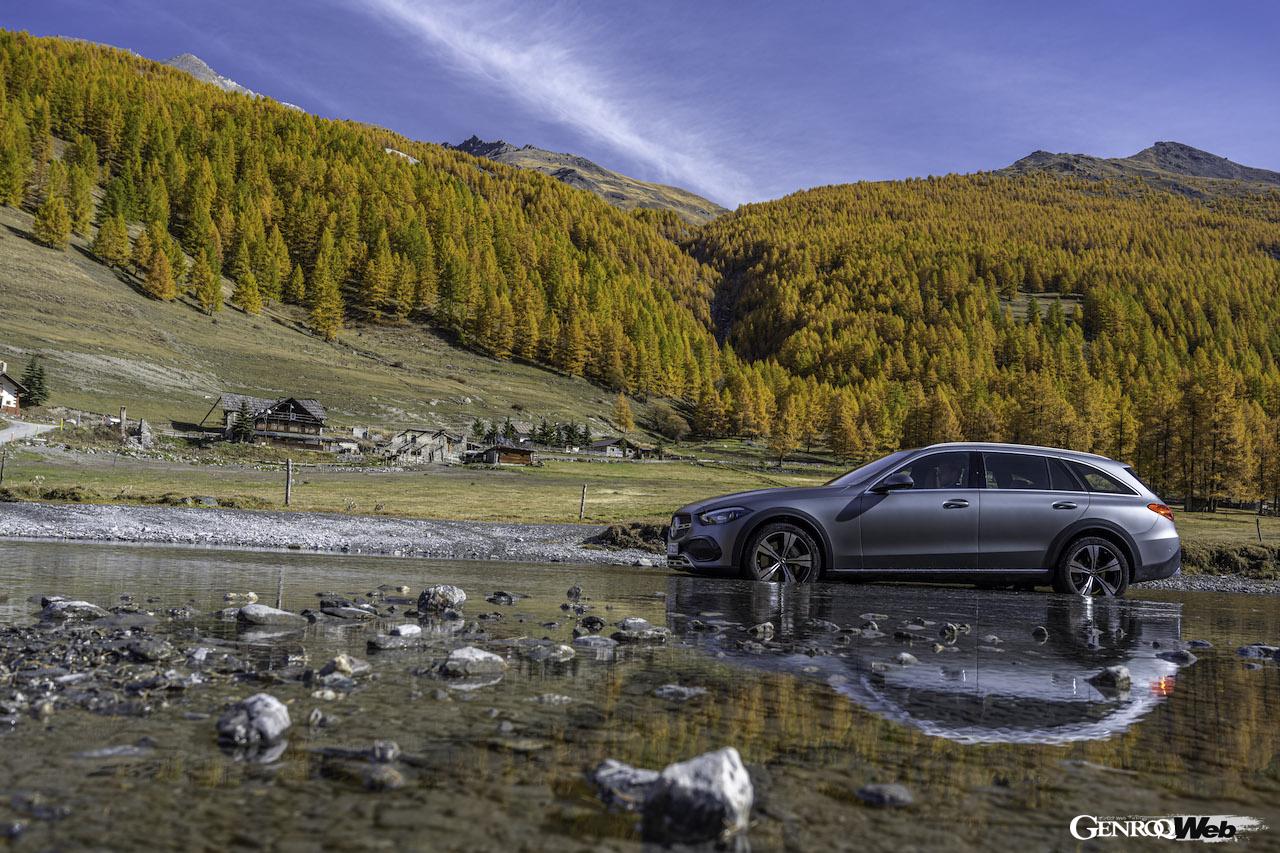 メルセデス・ベンツ C 220 d 4マティック オールテレインのサイドビュー