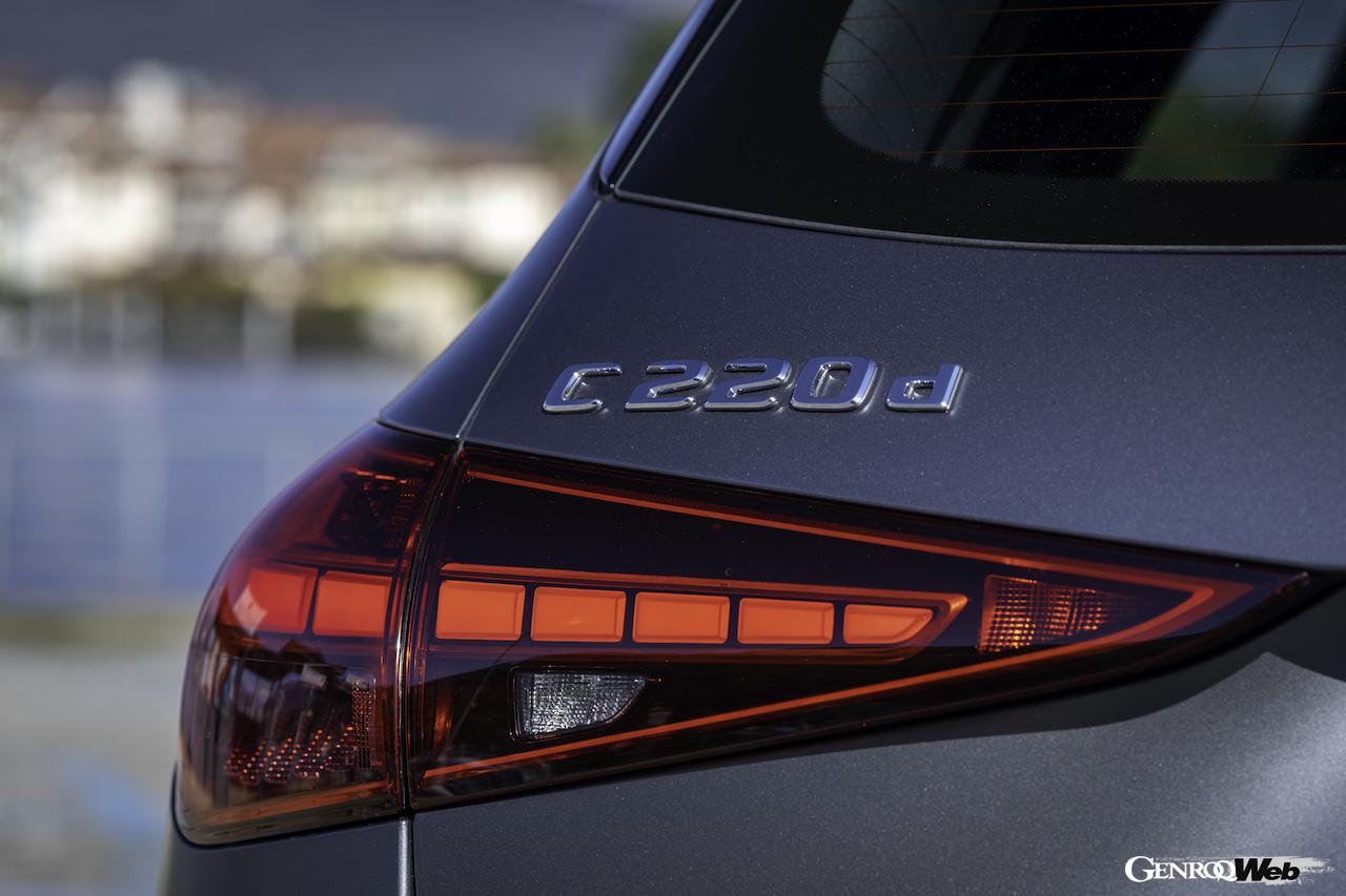 メルセデス・ベンツ C 220 d 4マティック オールテレインのエンブレム