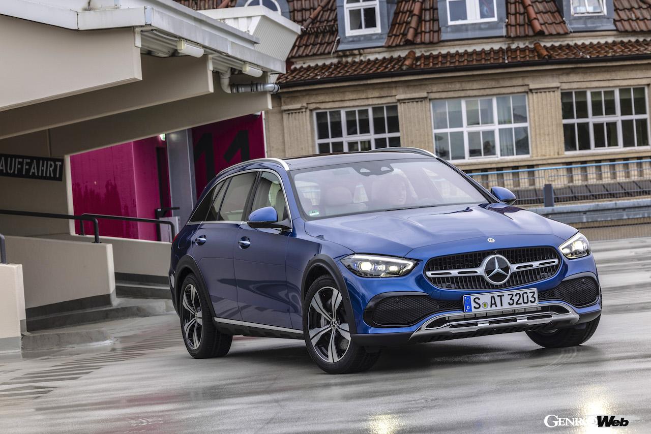 メルセデス・ベンツ C 200 4マティック オールテレインのフロントビュー