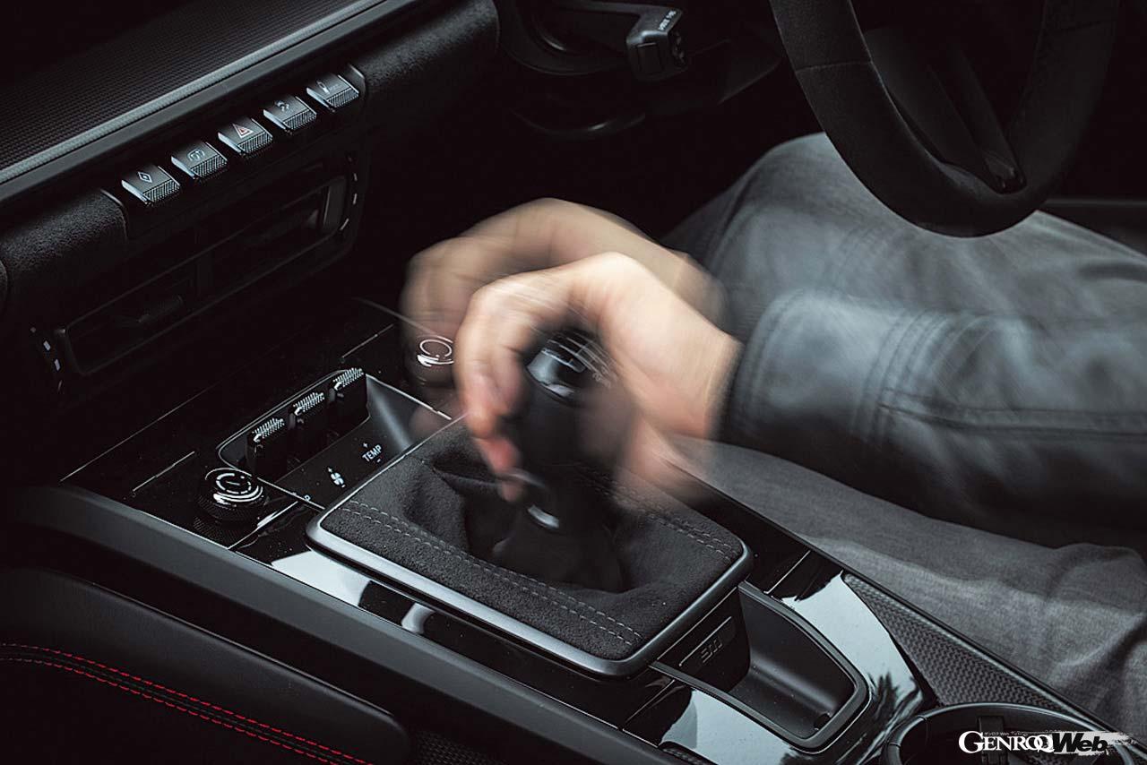 ポルシェ911 カレラGTSのシフトノブ
