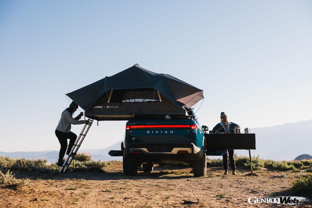 リヴィアン R1Tのルーフトップテント