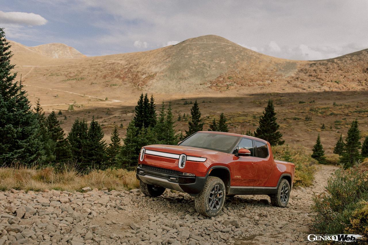 リヴィアン R1Tのフロントビュー