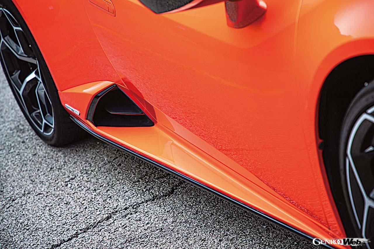 ランボルギーニ ウラカン EVOのサイドビュー