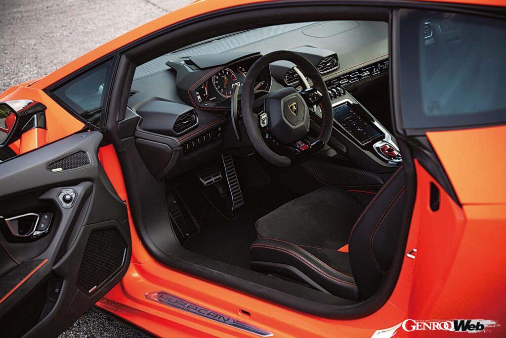 ランボルギーニ ウラカン EVOのインテリア