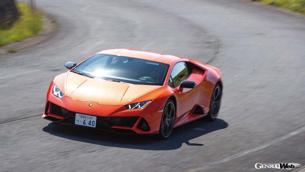 ランボルギーニ ウラカン EVOの走行シーン