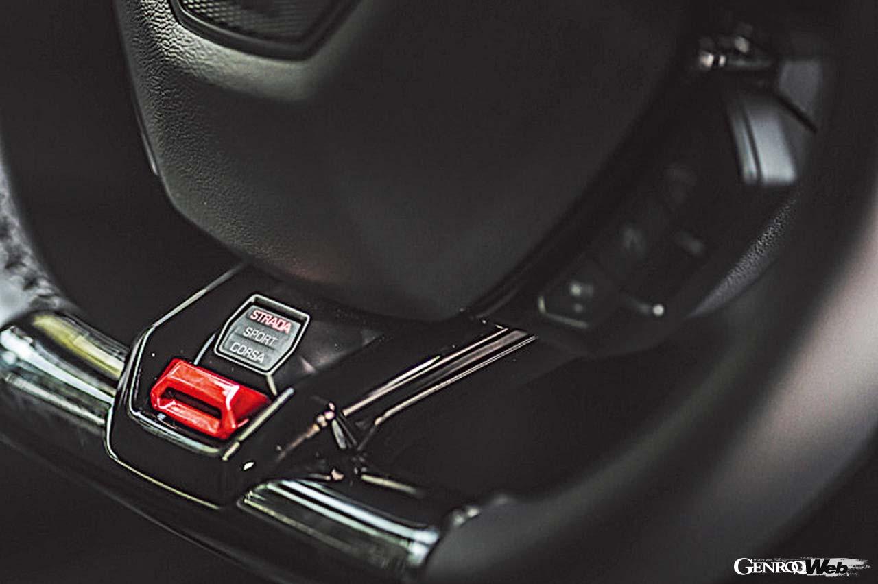 ランボルギーニ ウラカンEVO フルオ・カプセルのステアリング