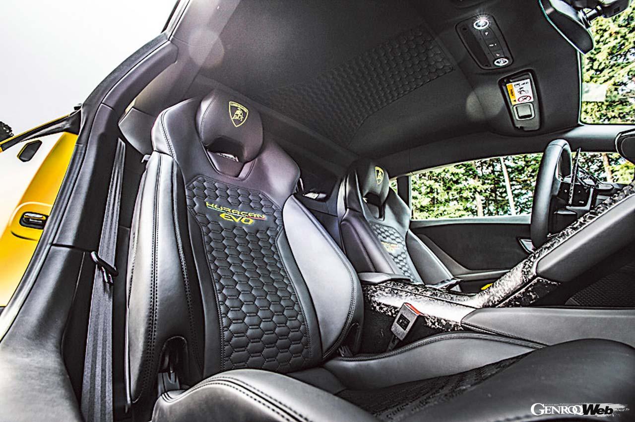 ランボルギーニ ウラカンEVO フルオ・カプセルのシート