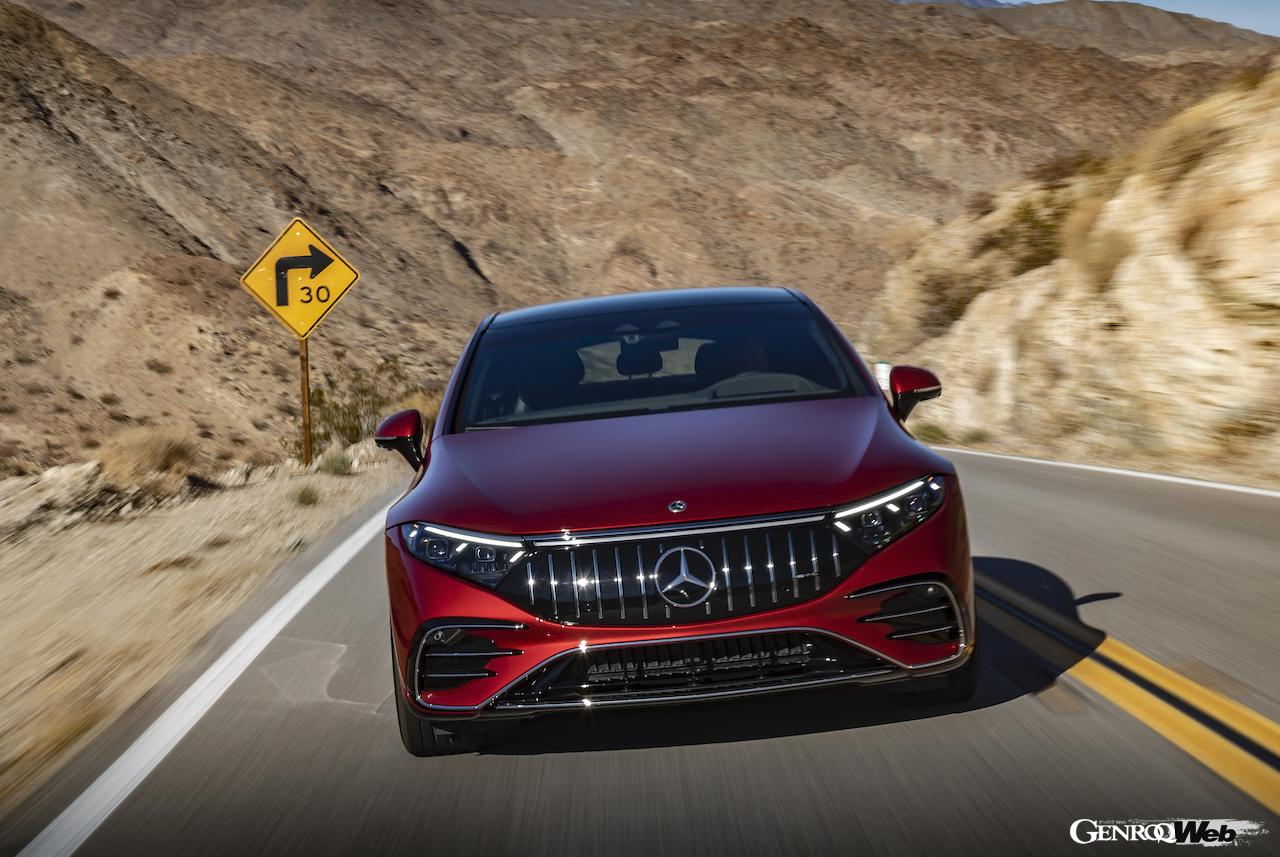 メルセデスAMG EQS 53 4マティック＋。正面ビュー