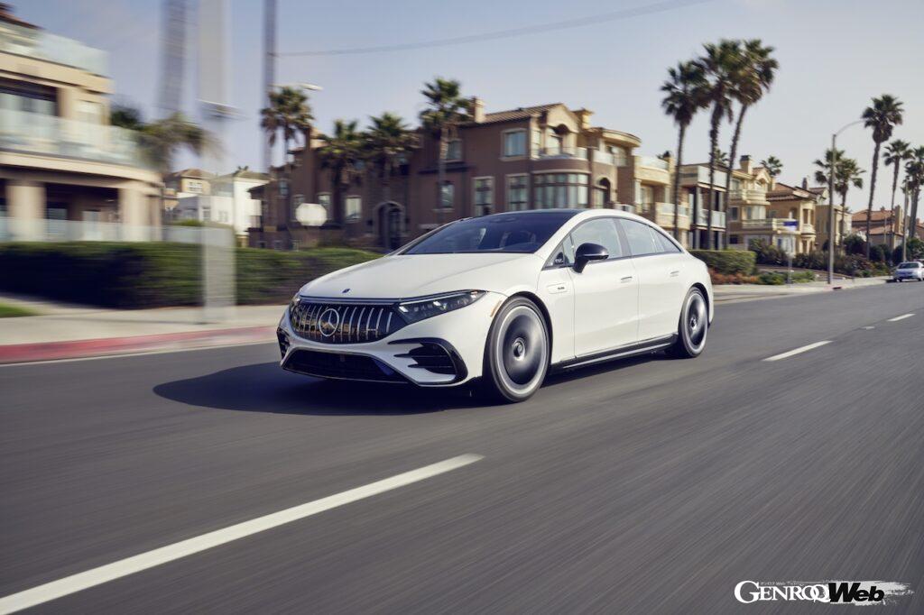 メルセデスAMG EQS 53 4マティック+。フロントビュー