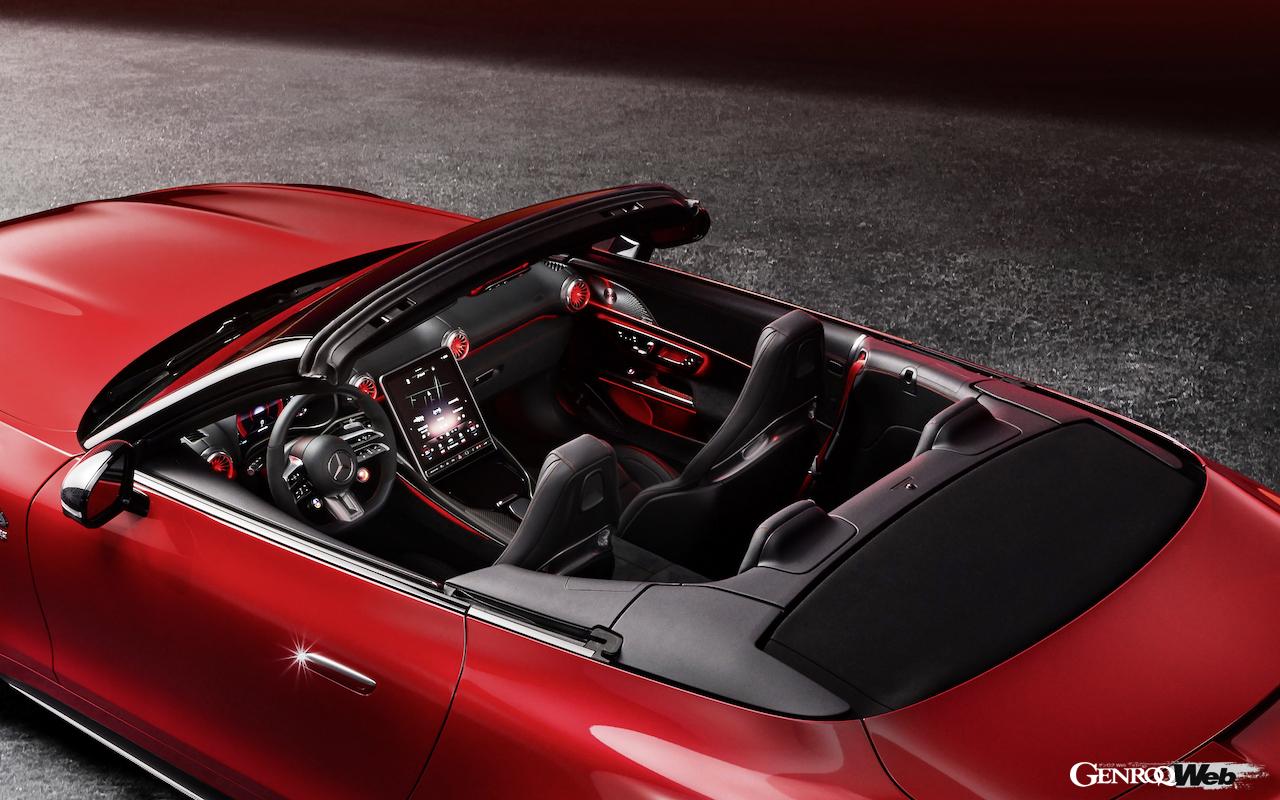 新型メルセデス AMG SL 63 4マティックプラスのキャビン