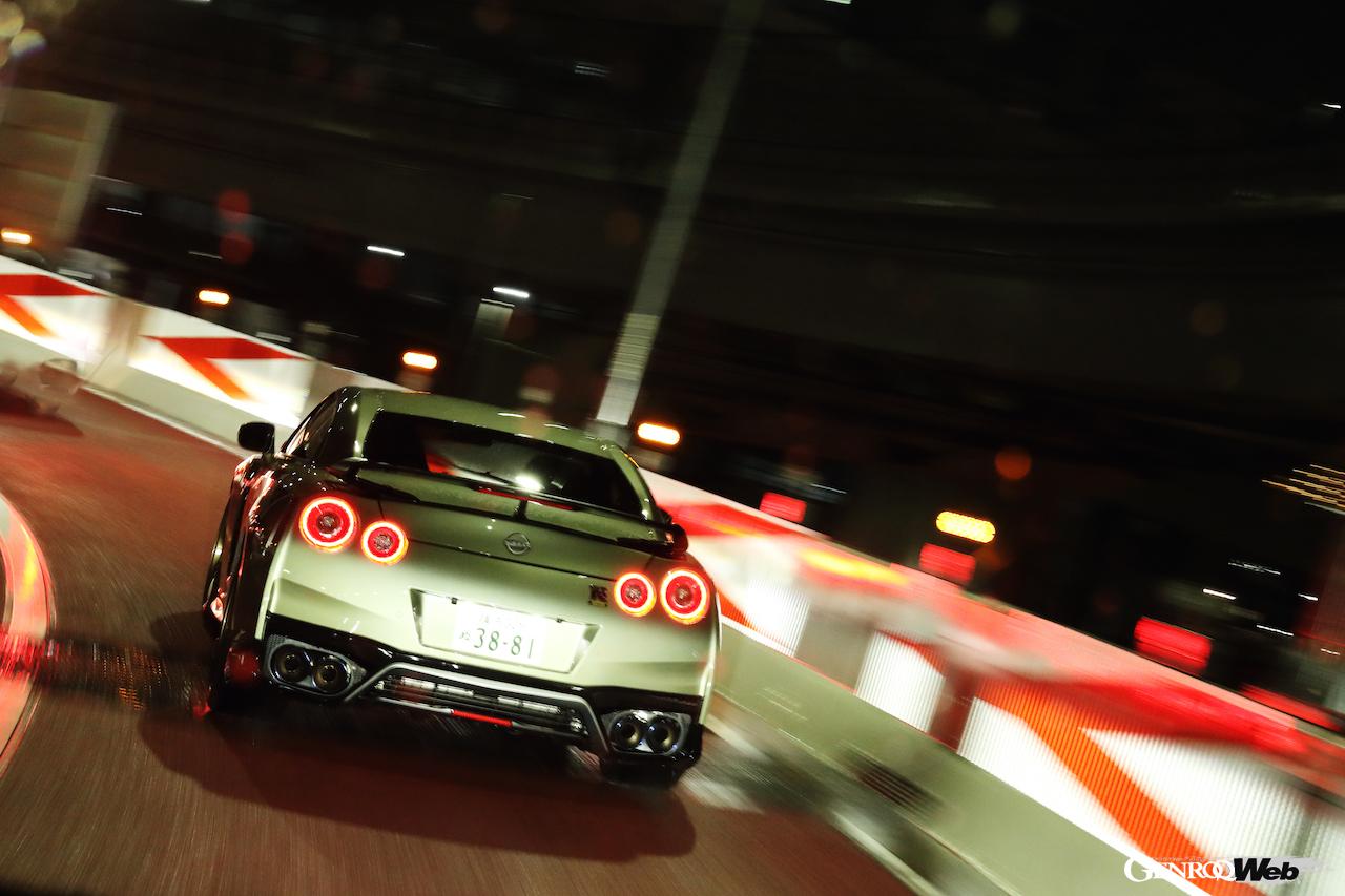 ニッサン GT-R 2022年モデルの特別仕様車“Tスペック”のリヤビュー