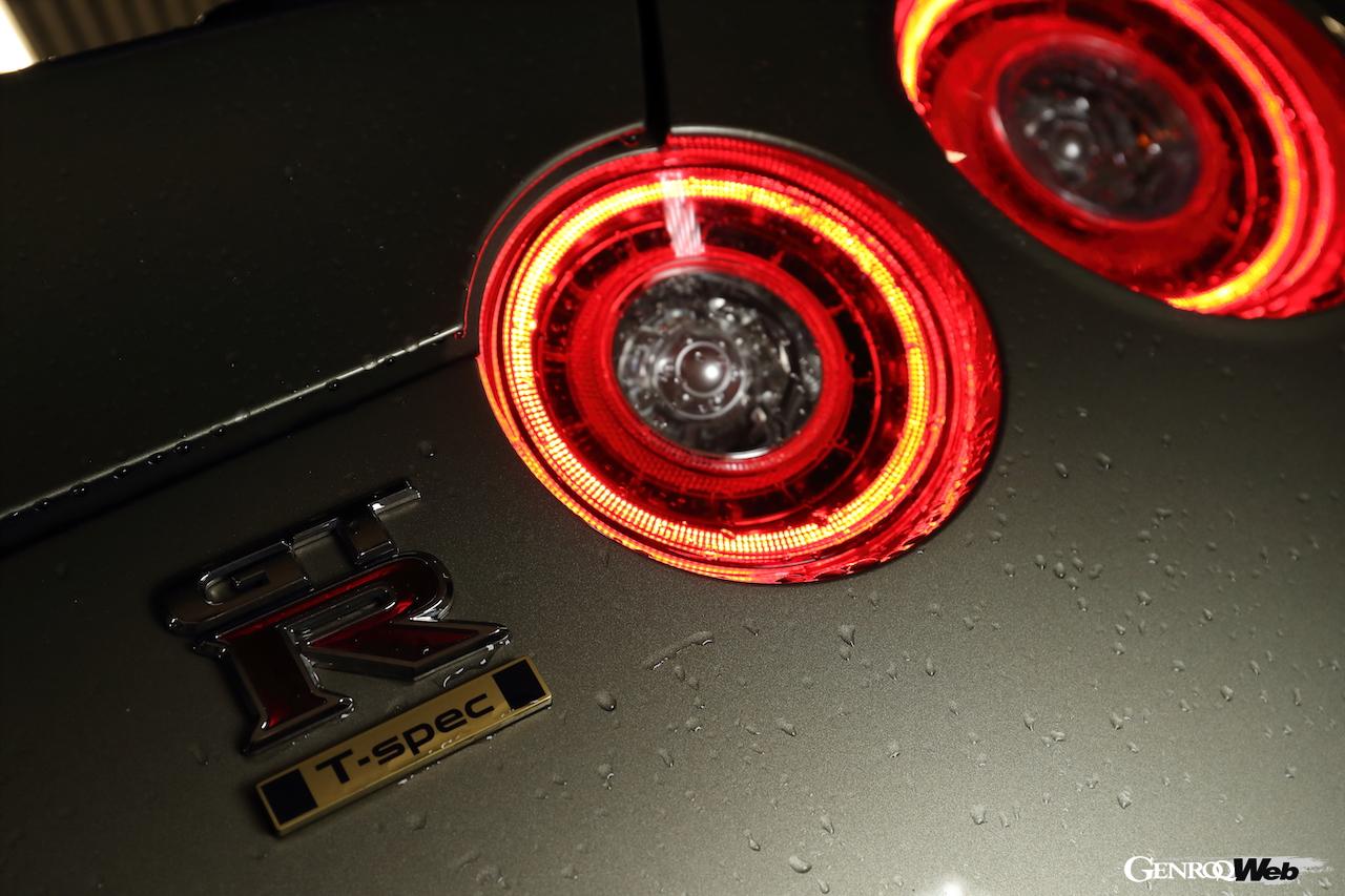 ニッサン GT-R 2022年モデルの特別仕様車“Tスペック”のテールランプ