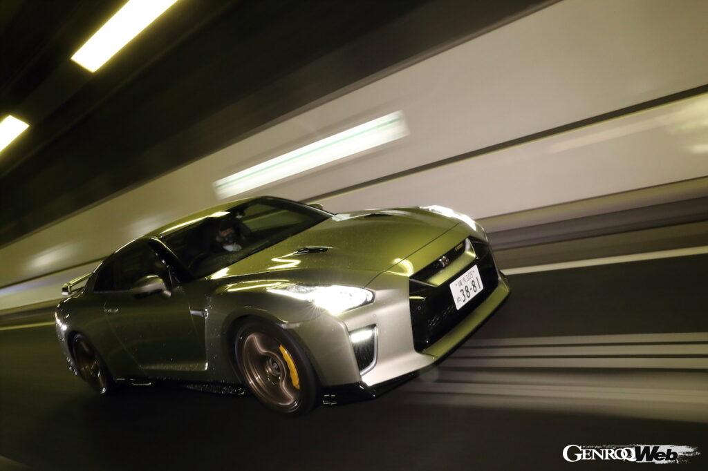 日産 GT-R 2022年モデルの特別仕様車“Tスペック”のフロントビュー
