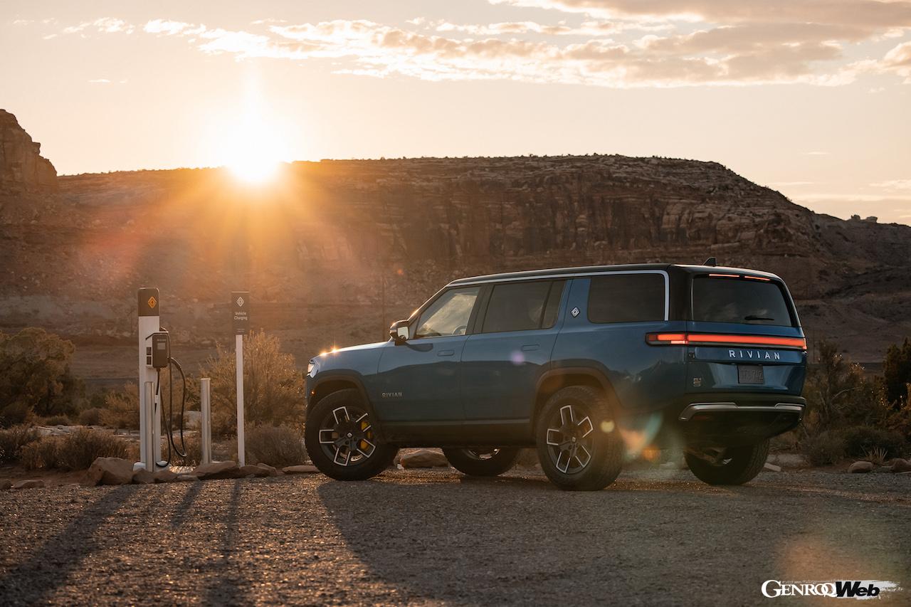 リヴィアンの電動SUV、R1S。リヤビュー
