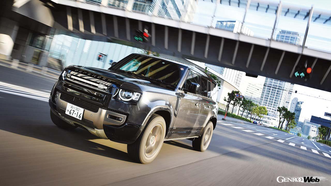 ランドローバー ディフェンダー 110 X D300の走行シーン