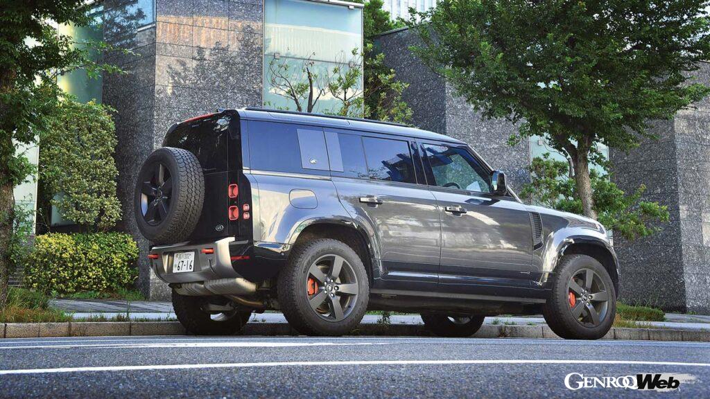 ランドローバー ディフェンダー 110 X D300のリヤスタイル