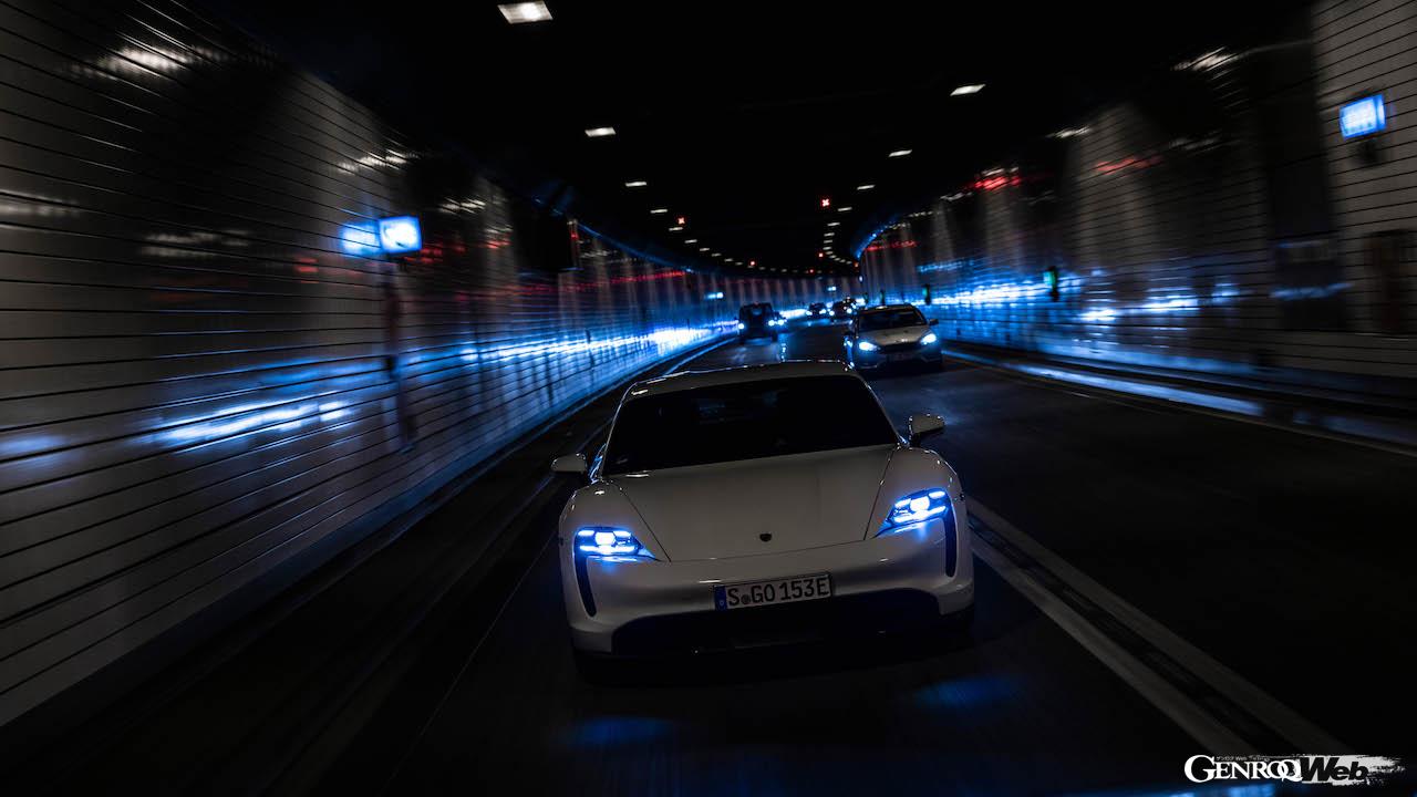 ロードノイズや風切音は、特にトンネルでの走行時など、強い轟音となって車内へと侵入することになる。