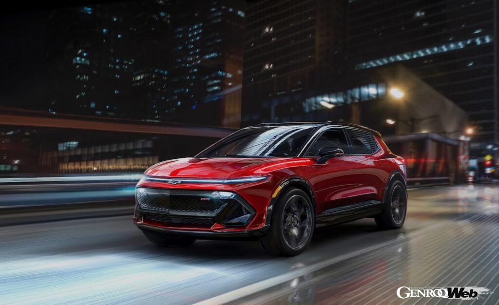 GMは写真のシボレー エクイノックス EVをはじめ、各セグメントやカテゴリーにEVを矢継ぎ早に投入。米国EV市場シェアにおける首位獲得を目標に掲げている。