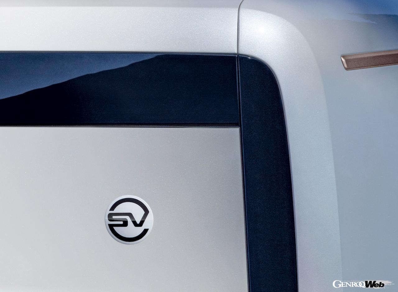 レンジローバー SV LAUNCH EDITIONの“SV”ロゴ。