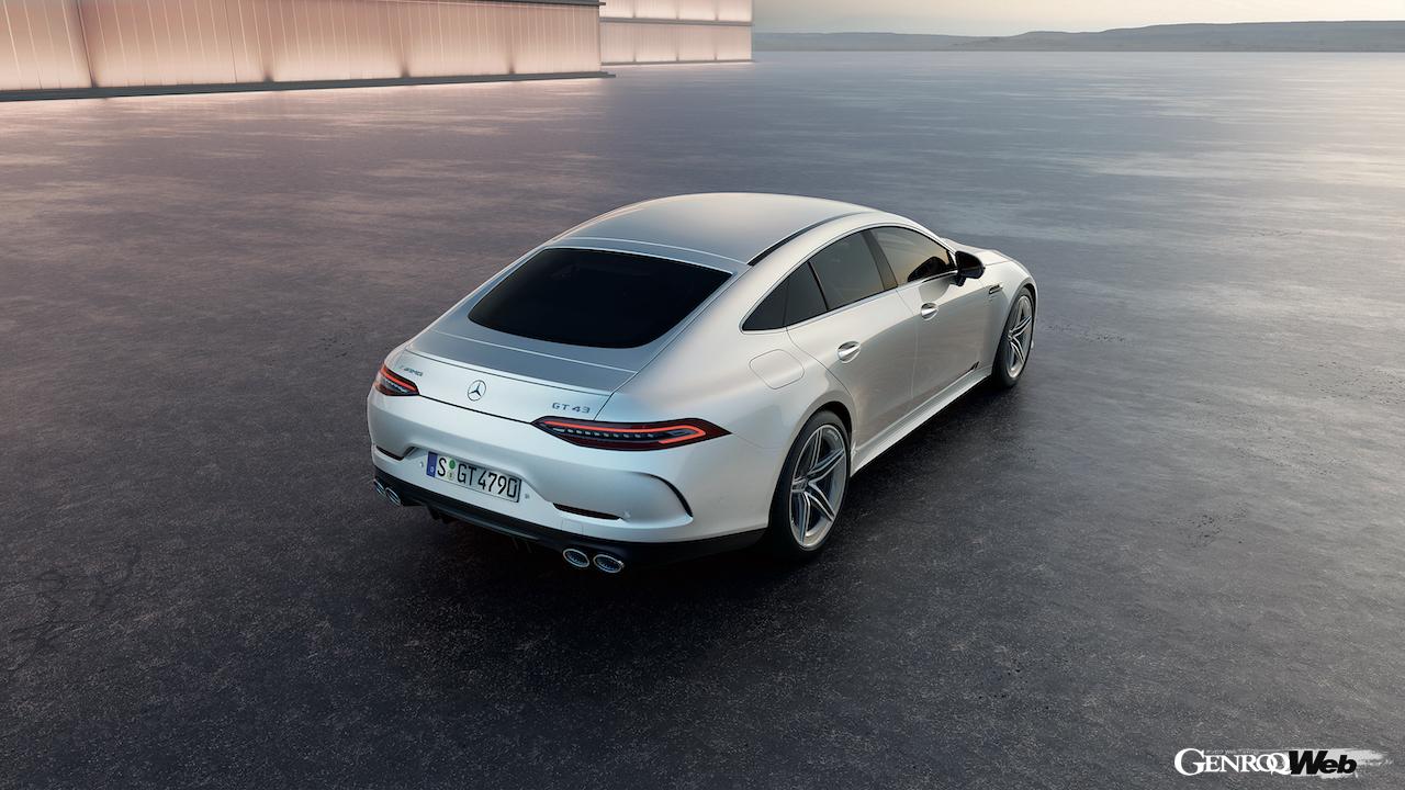新型「メルセデスAMG GT 4ドアクーペ」のエクステリア。