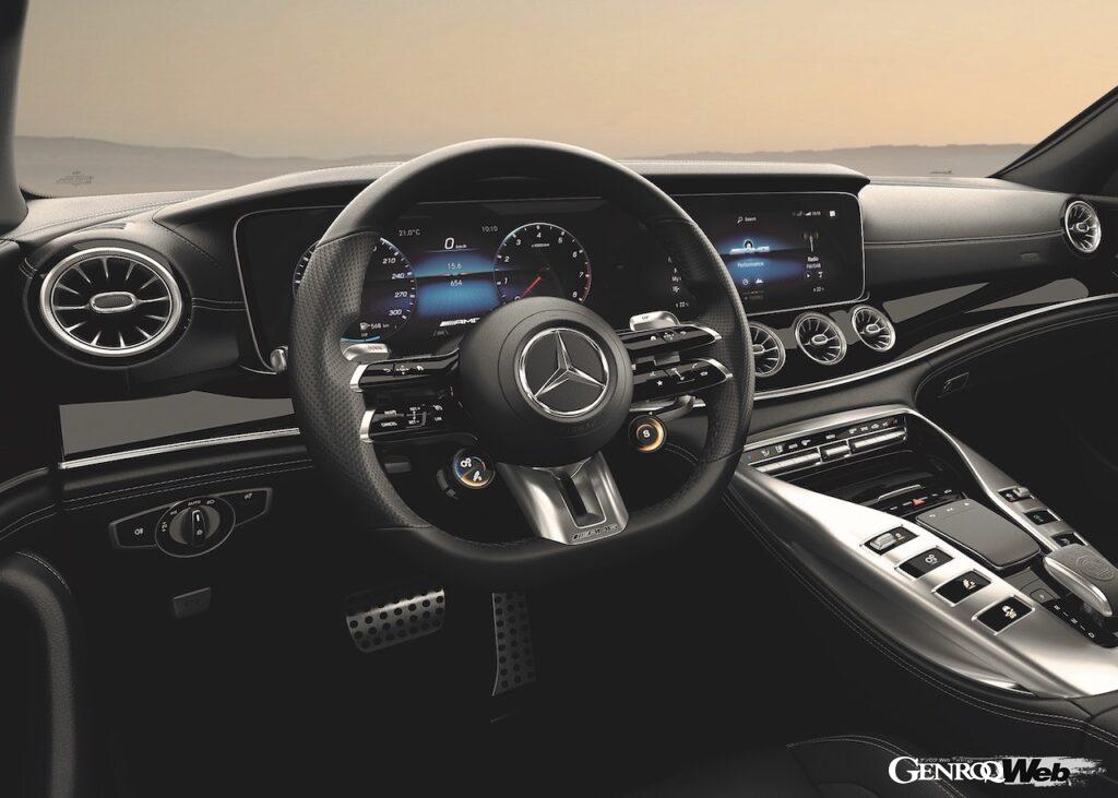 新型「メルセデス AMG GT 4ドアクーペ」のインテリア。