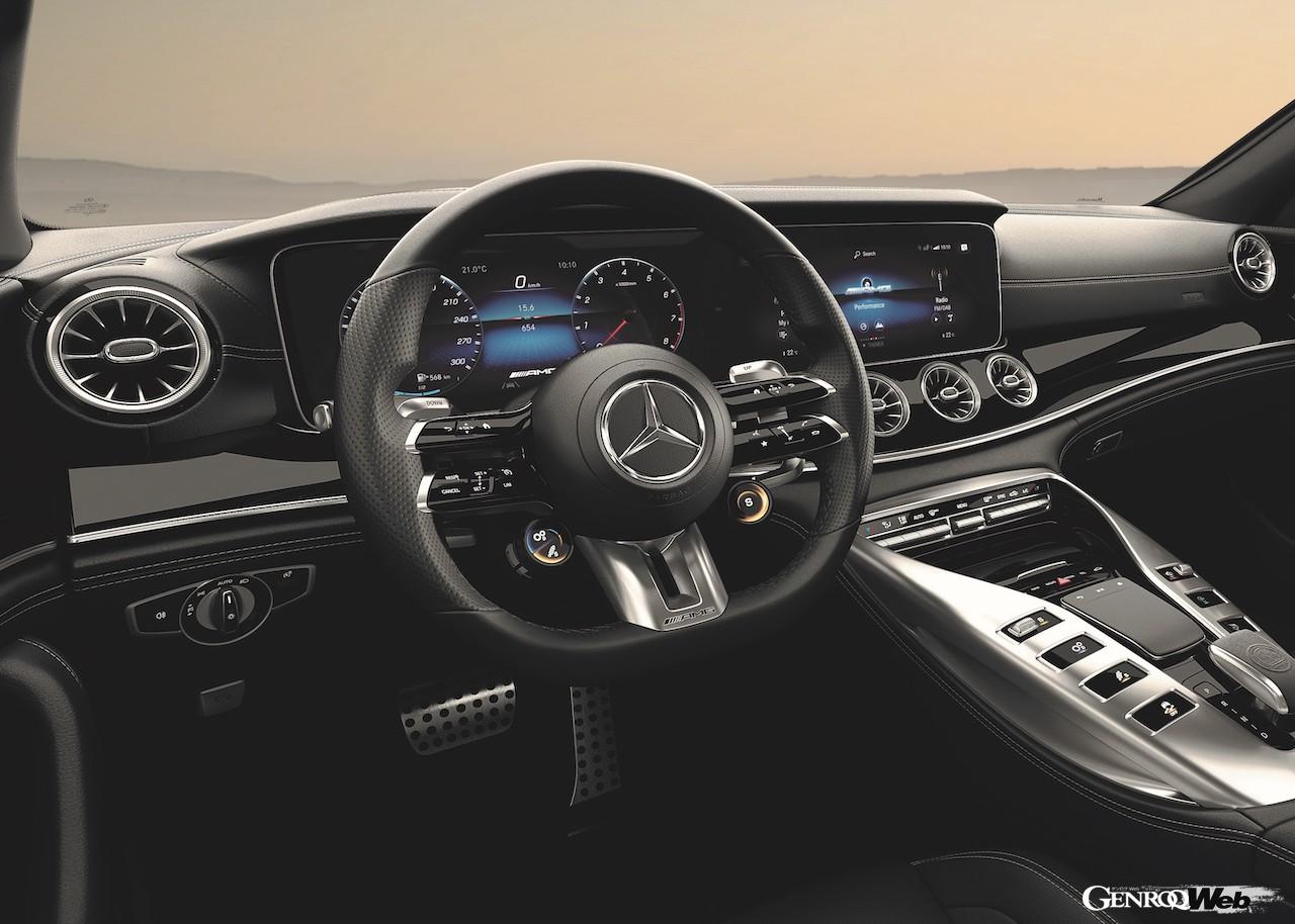 新型「メルセデスAMG GT 4ドアクーペ」のインテリア。