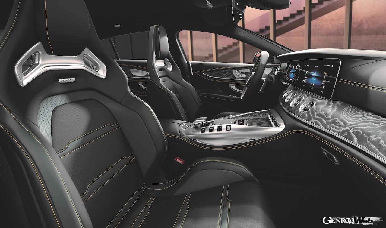新型「メルセデスAMG GT 4ドアクーペ」のインテリア。