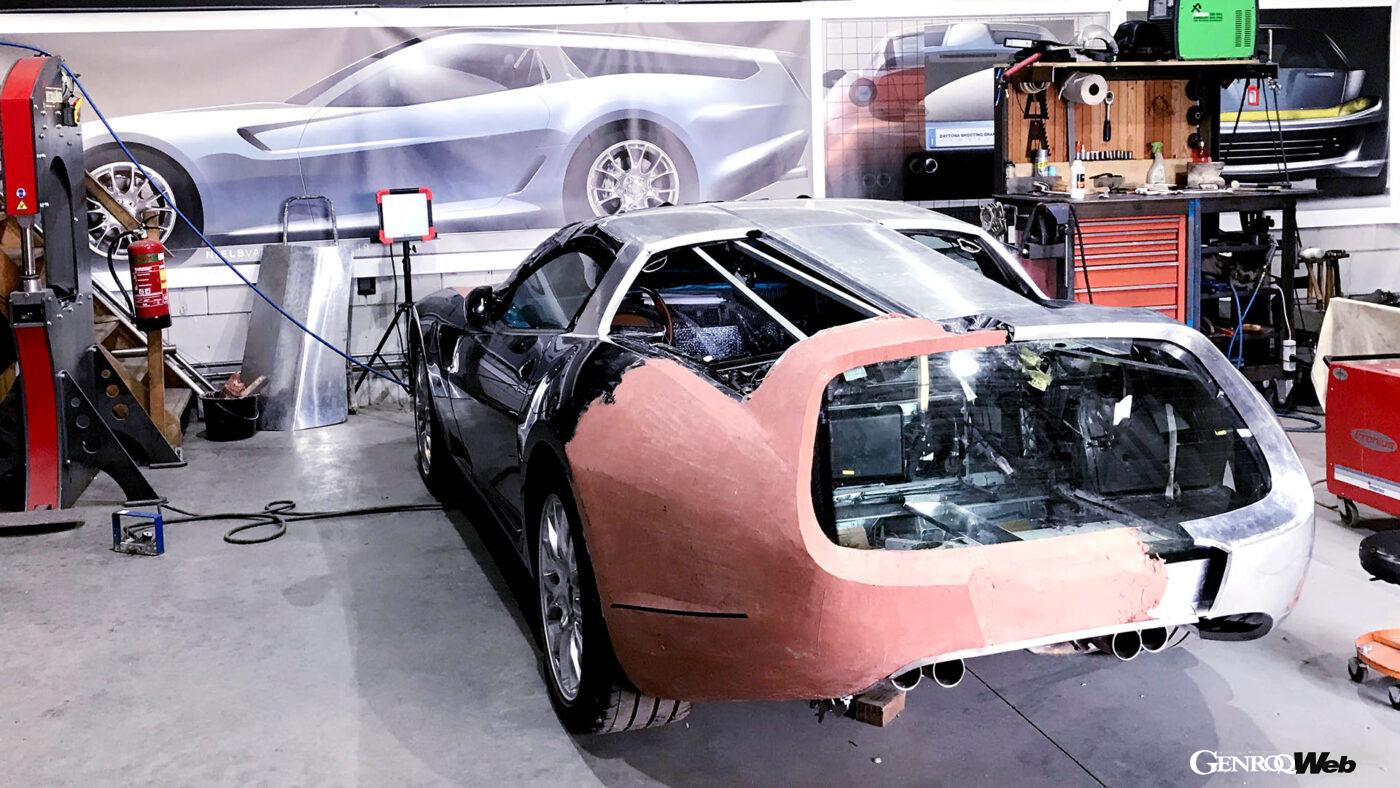 製作中のデイトナ シューティングブレーク オマージュ。