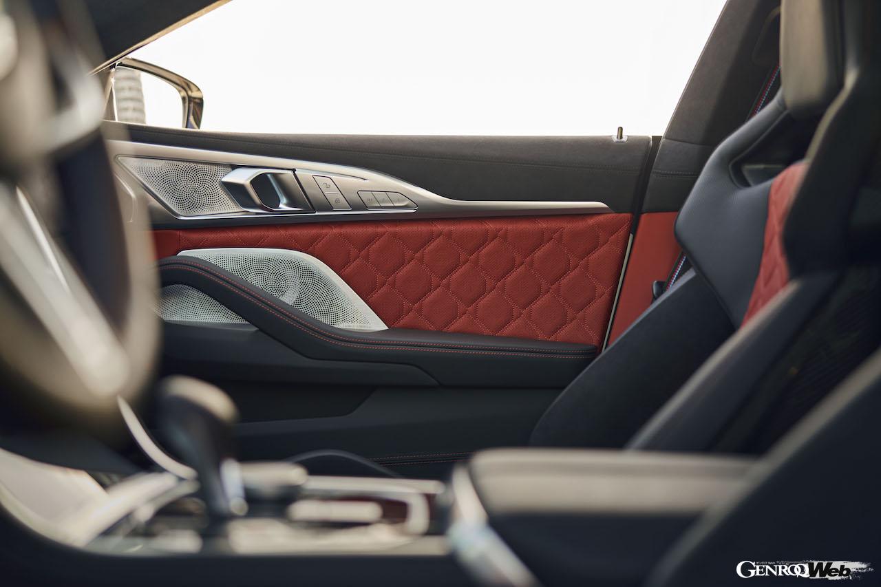 改良新型が登場した「M8 コンペティション グランクーペ」のインテリア。
