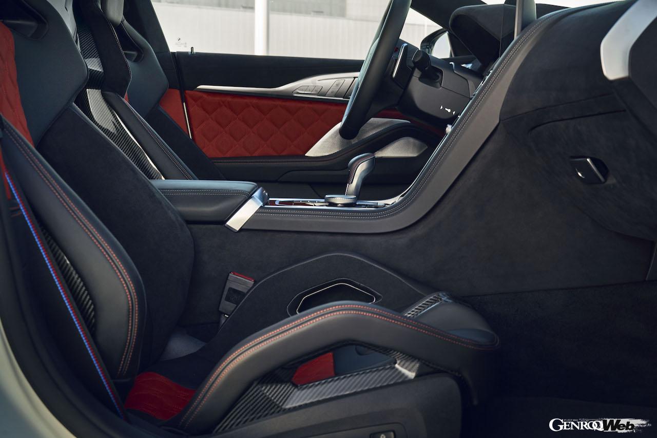 改良新型が登場した「M8 コンペティション グランクーペ」のインテリア。