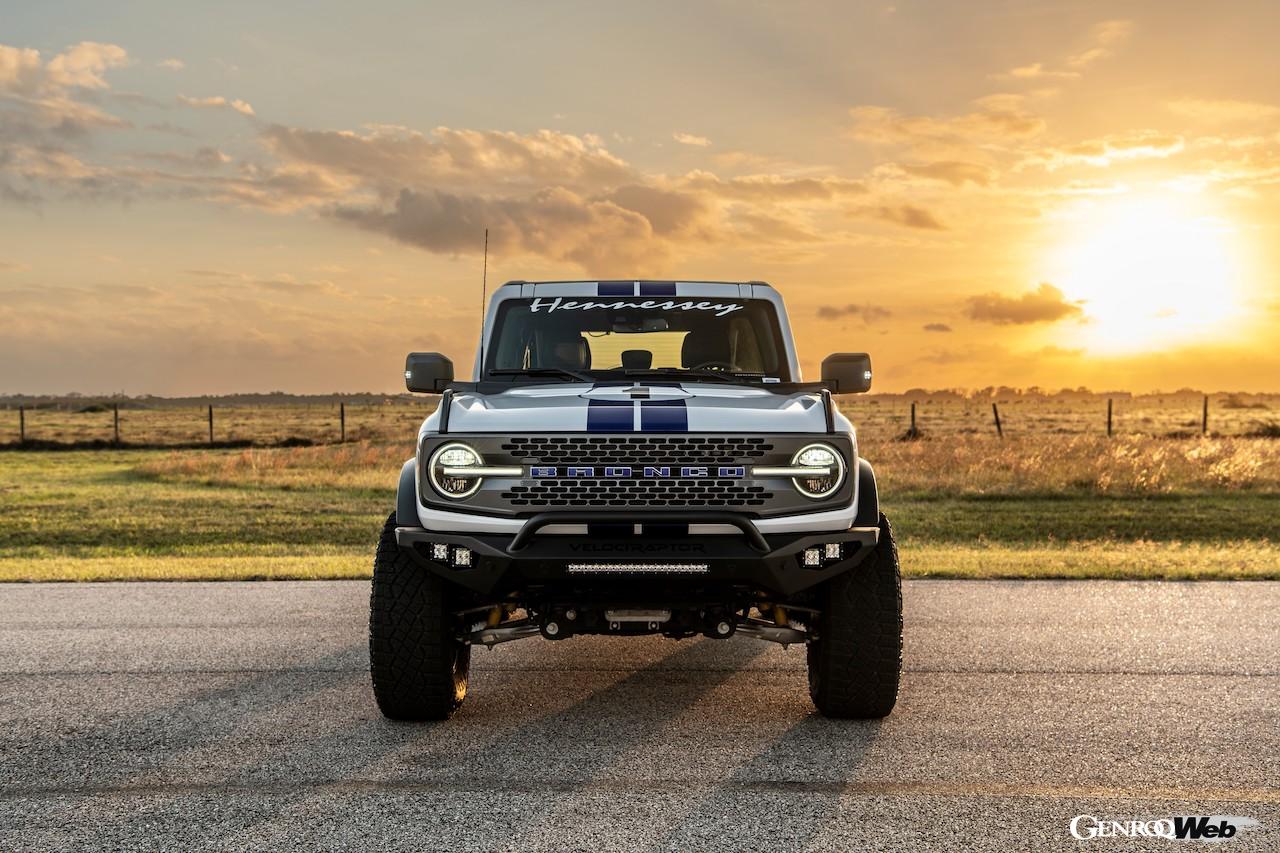 ヘネシー ヴェローシラプター 400 ブロンコのエクステリア。