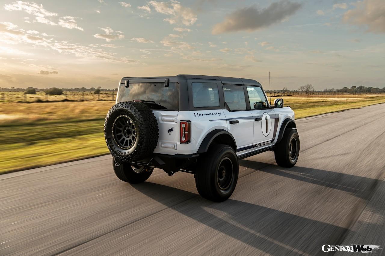 ヘネシー ヴェローシラプター 400 ブロンコのエクステリア。
