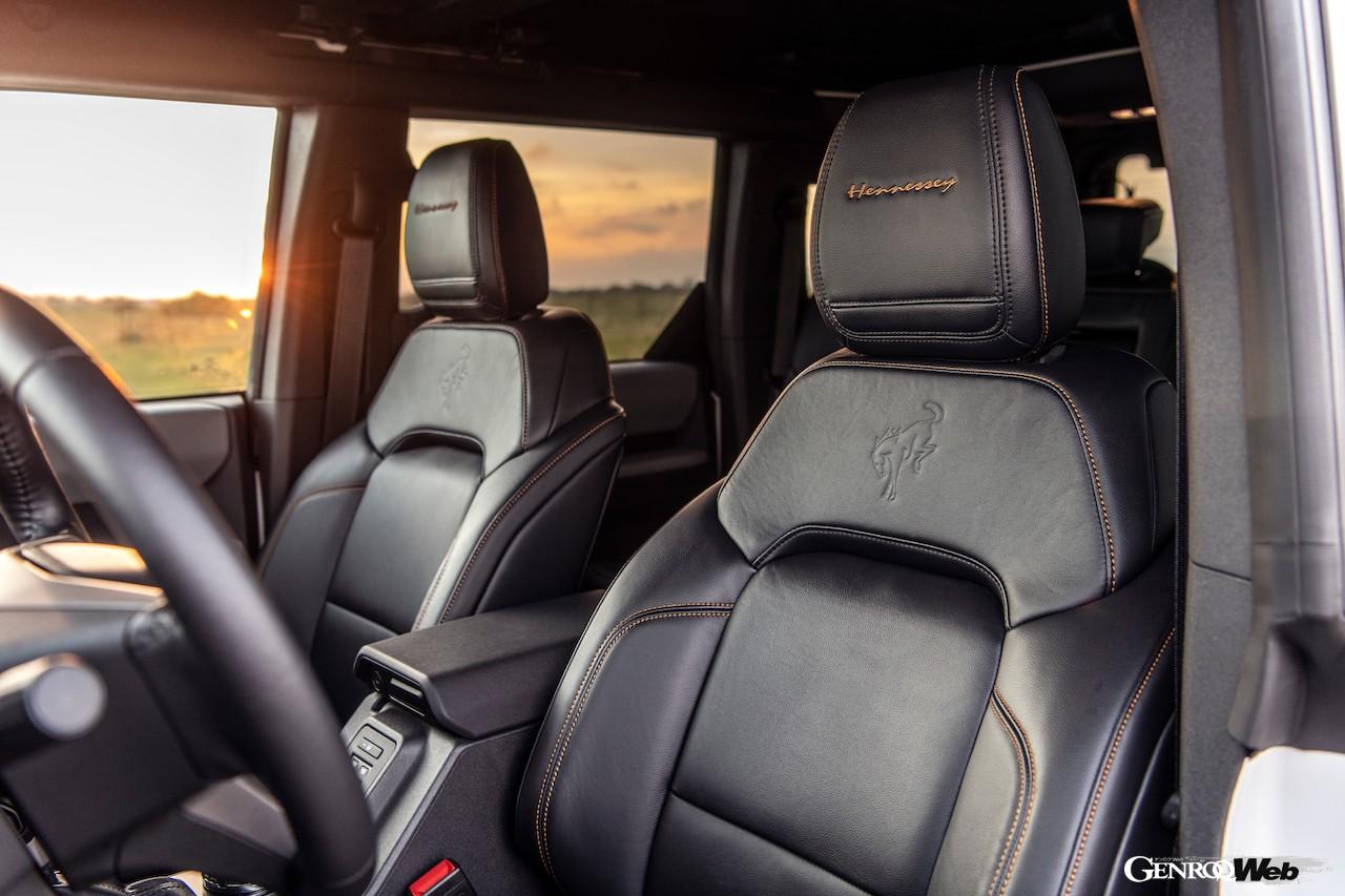 ヘネシー ヴェローシラプター 400 ブロンコのインテリア。