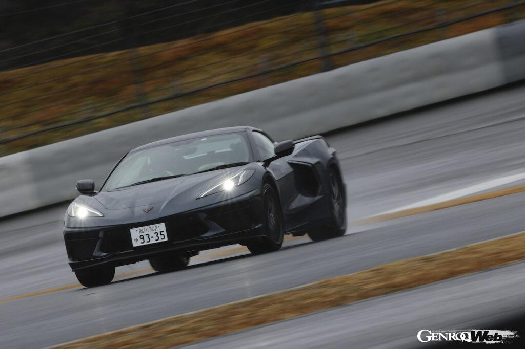 新型シボレー・コルベットコンバーチブルの走り