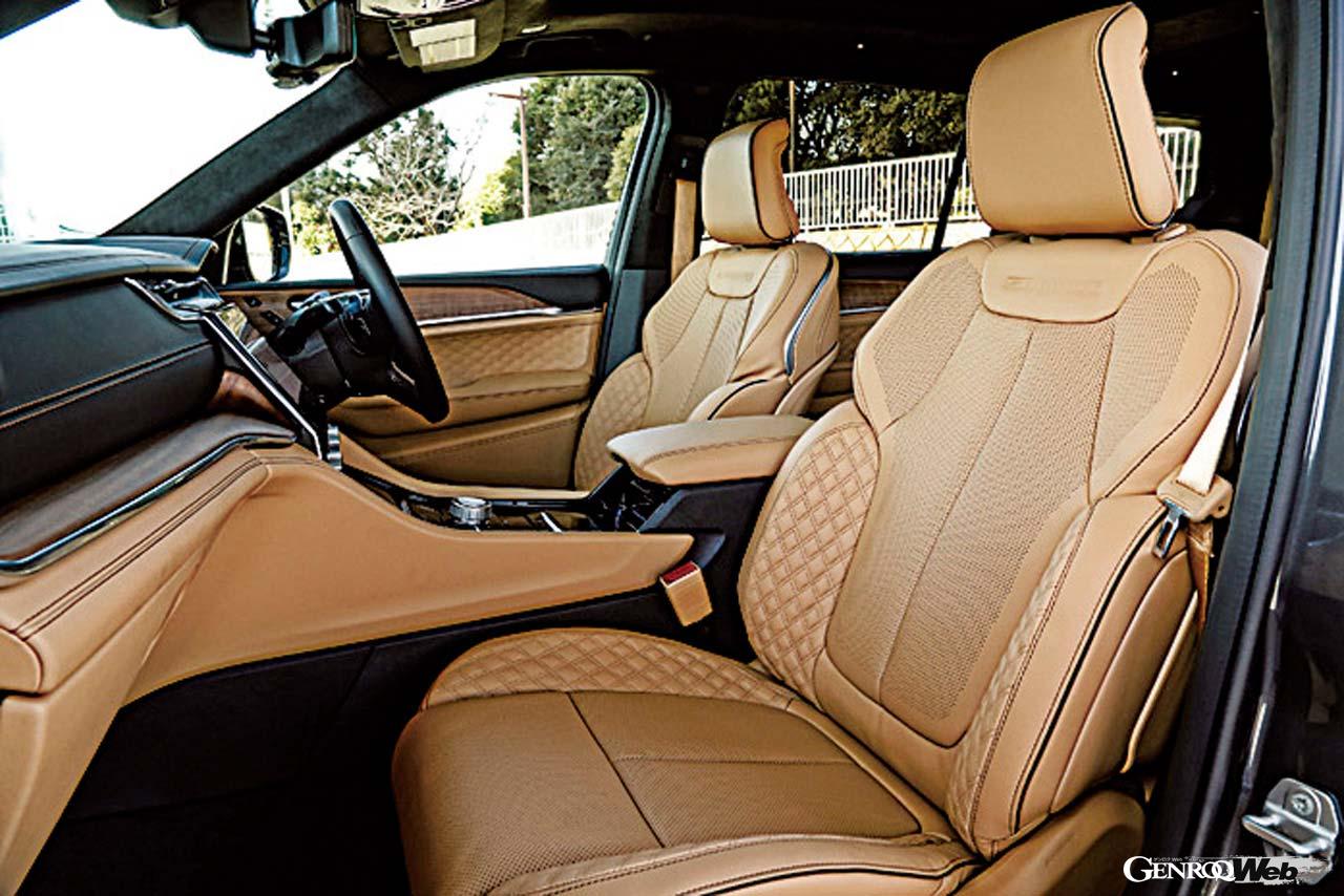 ジープ グランドチェロキー L サミットリザーブのフロントシート