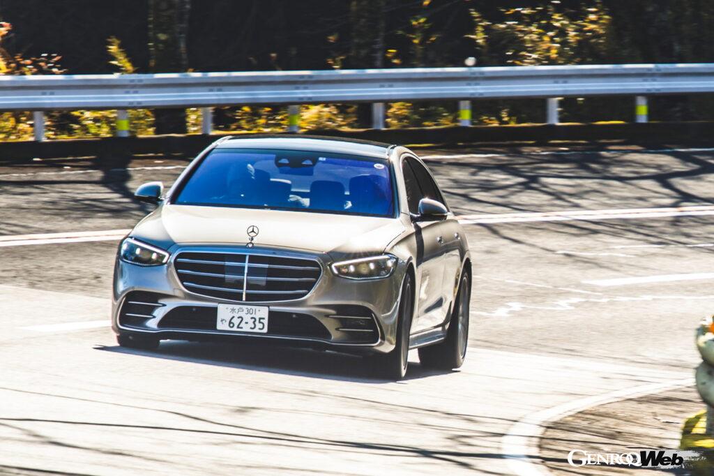 GOTY 2021-2022、メルセデス・ベンツ S 400 d 4マティックの走行シーン