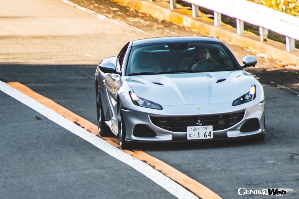 GOTY 2021-2022、フェラーリ ポルトフィーノ Mの走行シーン