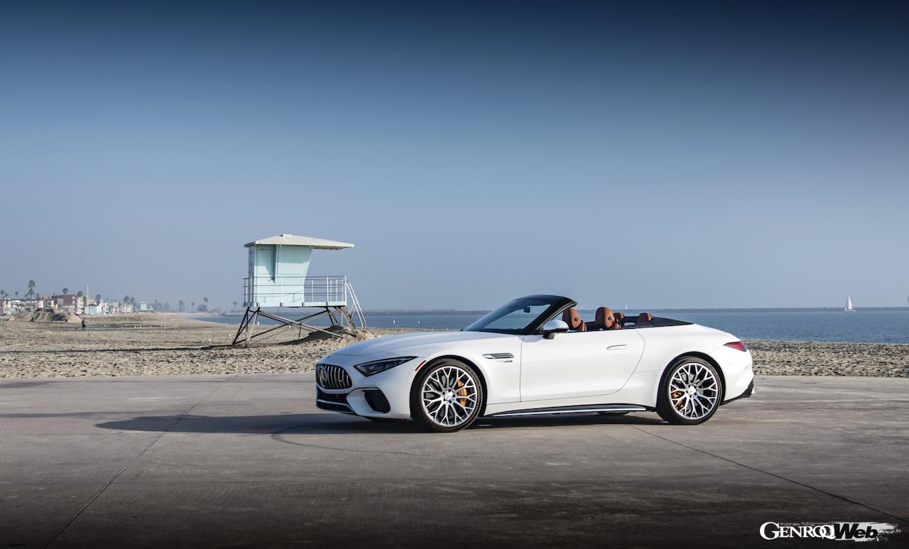 メルセデスAMG SL 55 4マティックプラスのフロントビュー