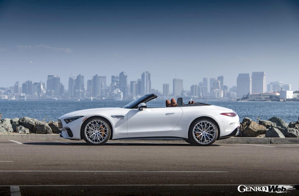 メルセデス AMG SL 55 4マティックプラスのサイドビュー