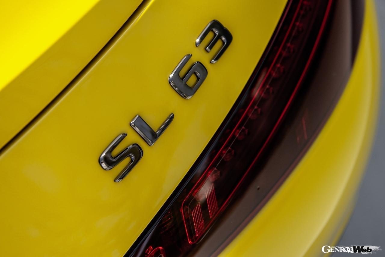 メルセデスAMG SL 65 4マティックプラスのエンブレム