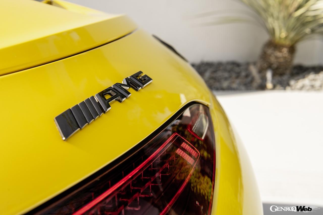 メルセデスAMG SL 65 4マティックプラスのエンブレム