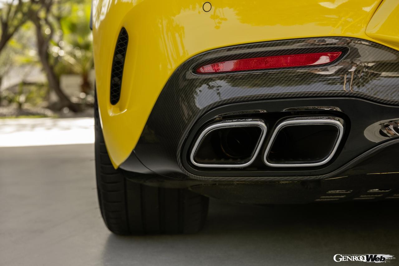 メルセデスAMG SL 65 4マティックプラスのテールパイプ