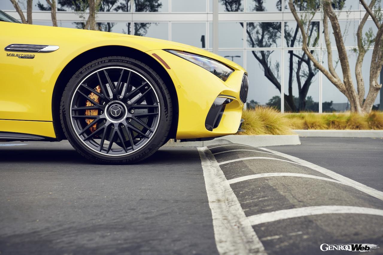 メルセデスAMG SL 65 4マティックプラスのAMG ACTIVE RIDE CONTROLサスペンションのリフト機構