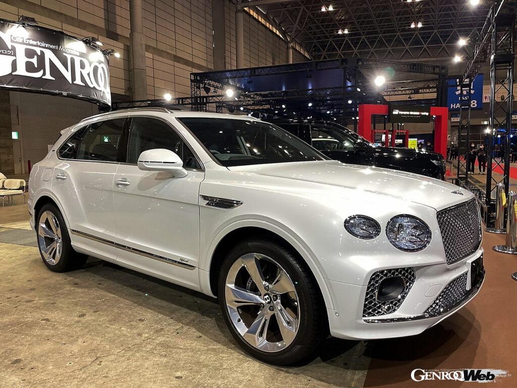 ベントレー ベンテイガ ハイブリッドのフロントスタイル