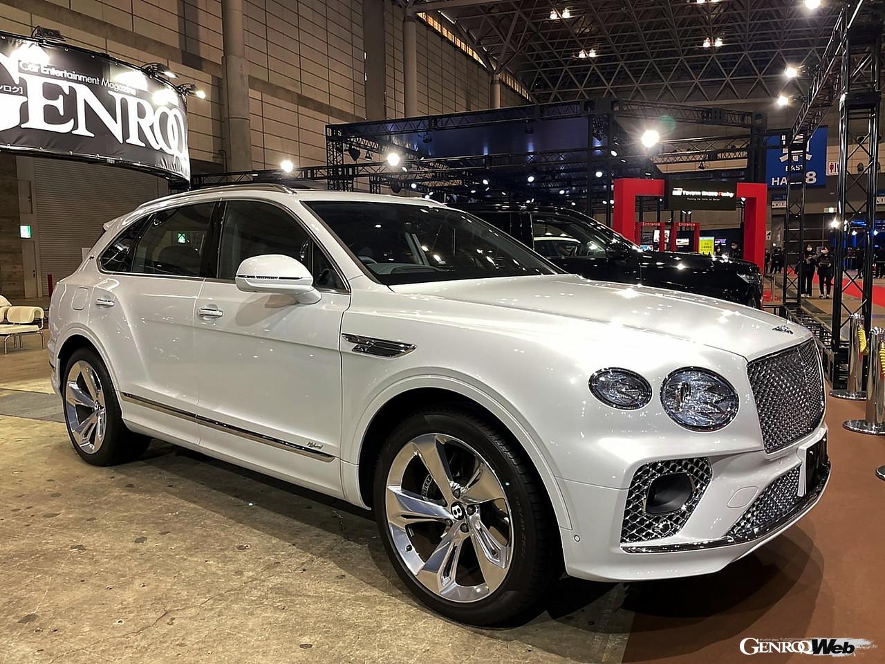 ベントレー ベンテイガ ハイブリッドのフロントスタイル