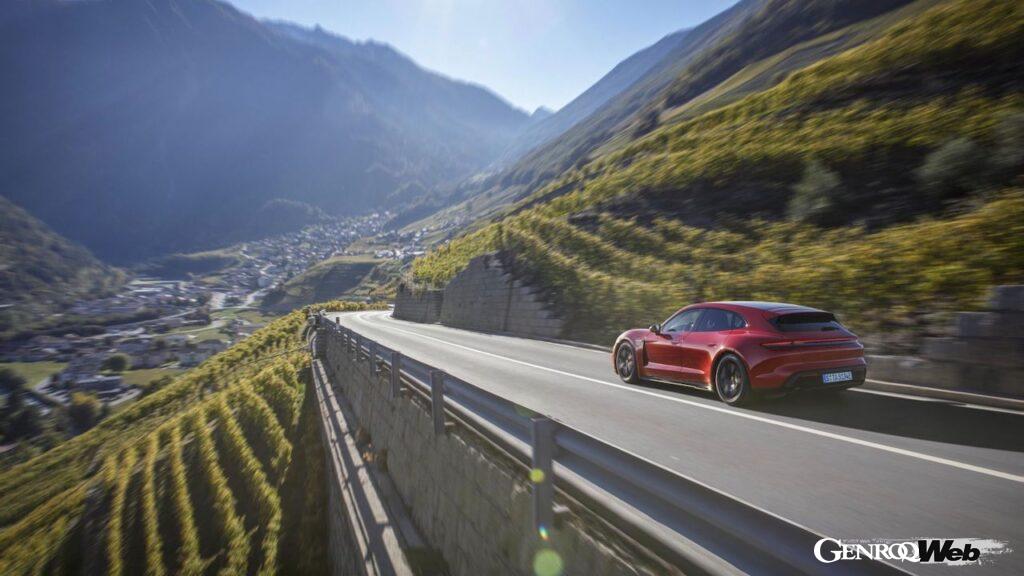 スーパーバイザーは車両の先にある状況を常に予測し、不確定自体が起こった場合に、別の選択肢を提示する。