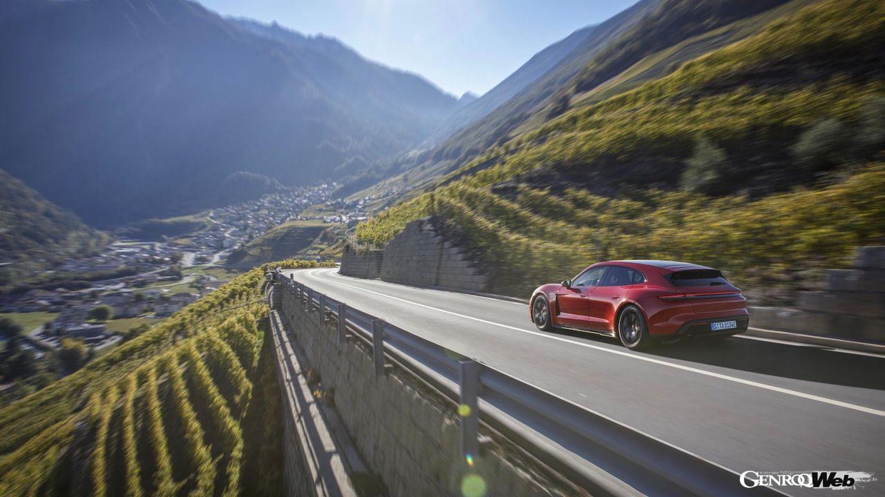 スーパーバイザーは車両の先にある状況を常に予測し、不確定自体が起こった場合に、別の選択肢を提示する。